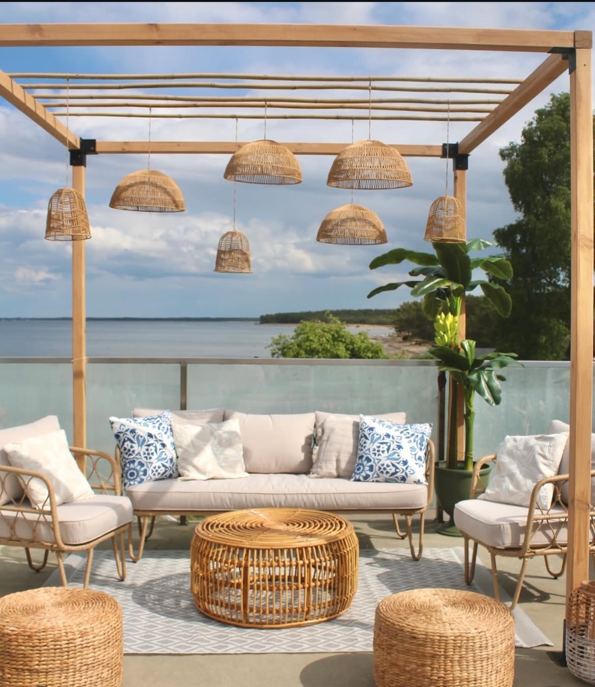 suvine lounge ala.jpeg (411 KB)